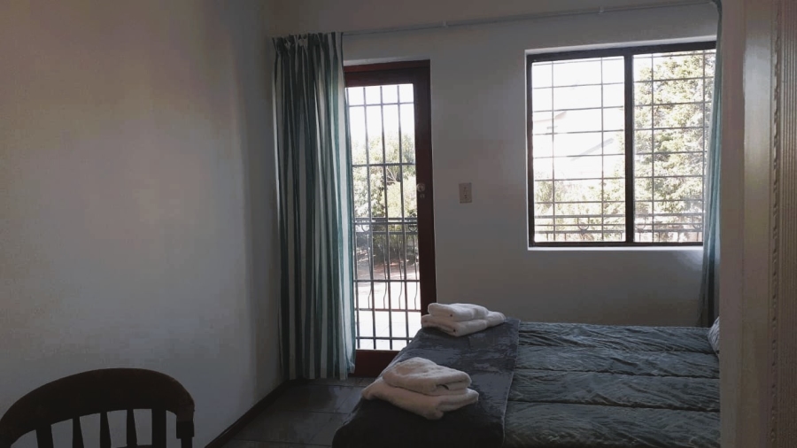 To Let 2 Bedroom Property for Rent in Country Club Western Cape